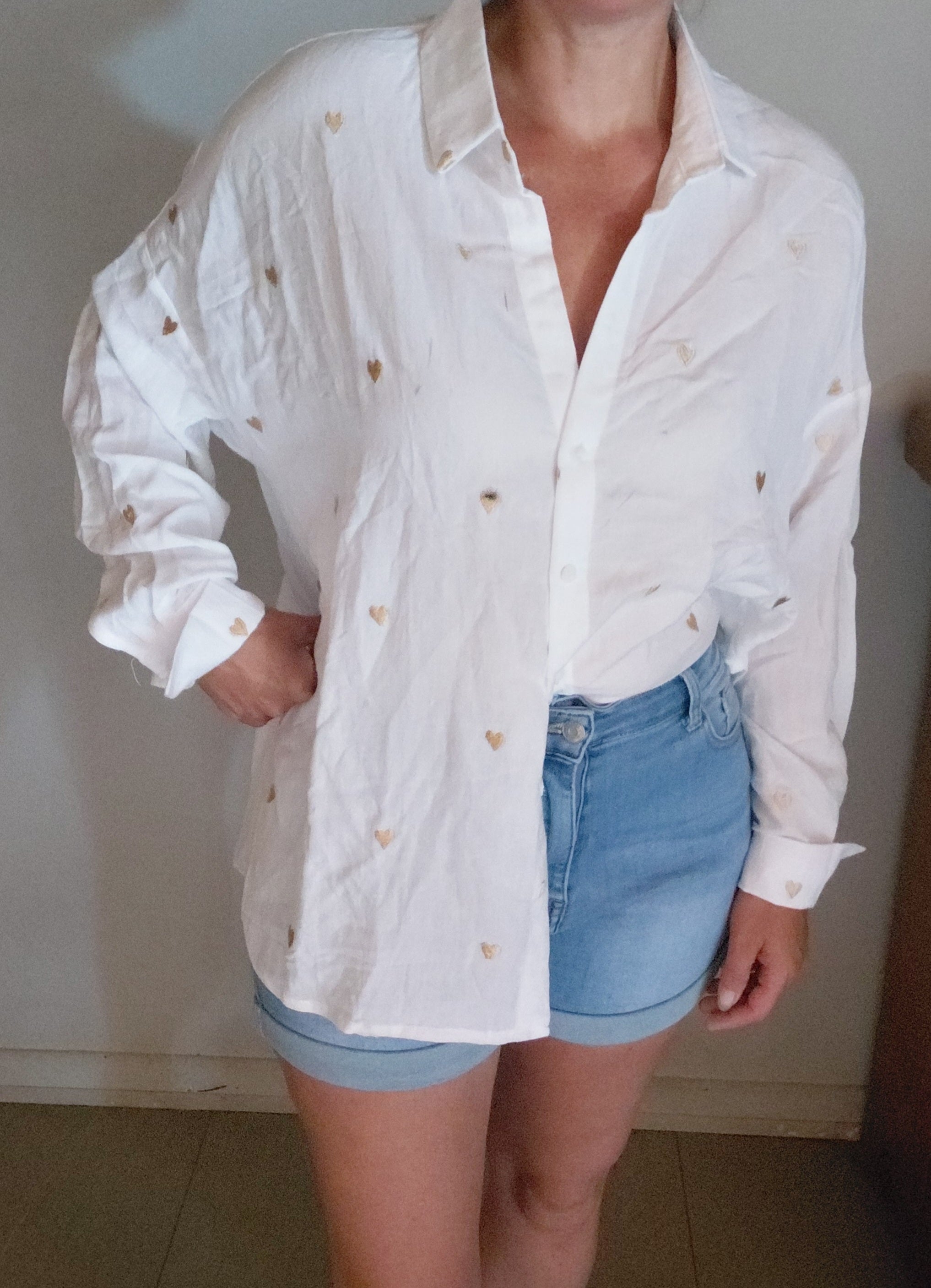Chemise oversize blanche coeur brodé 