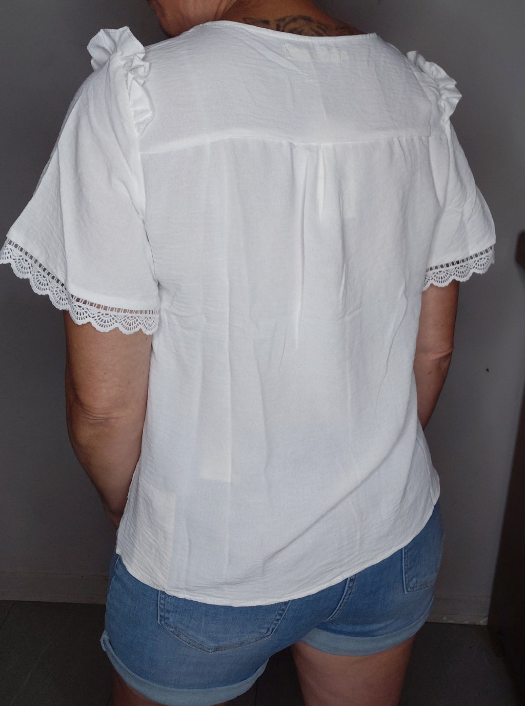 Blouse légère fluide a manches courtes blanche