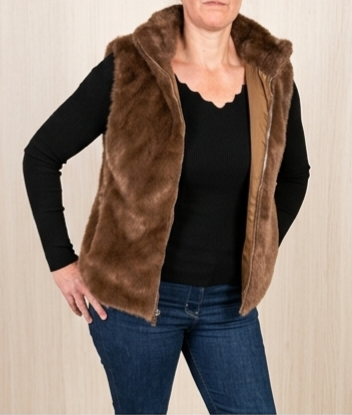 Manteau sans manches fausse fourrure