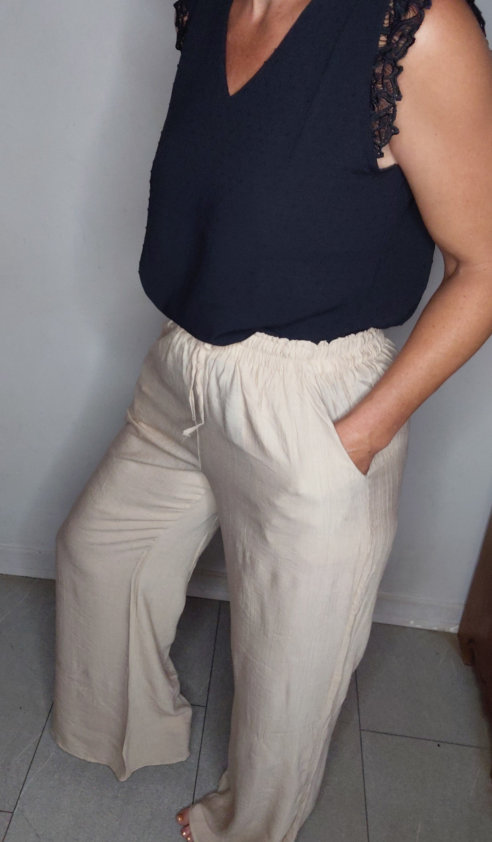 Pantalon uni crème à taille élastique 