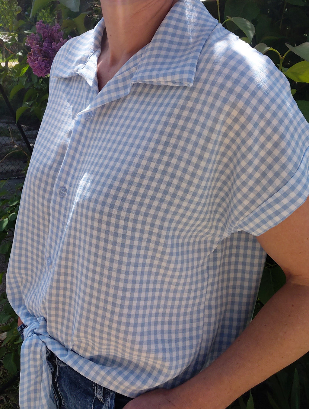 Chemise vichy bleu ciel avec noeud frontal
