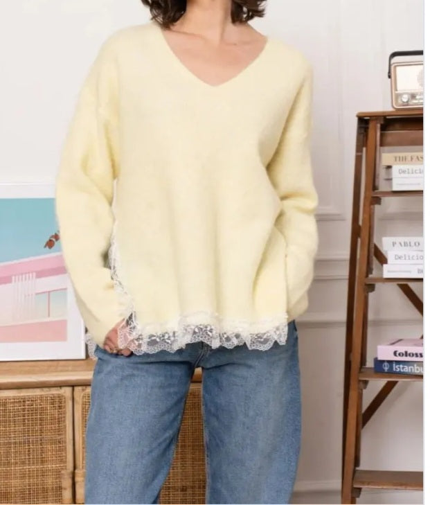 PULL JAUNE EN LAINE DENTELLE