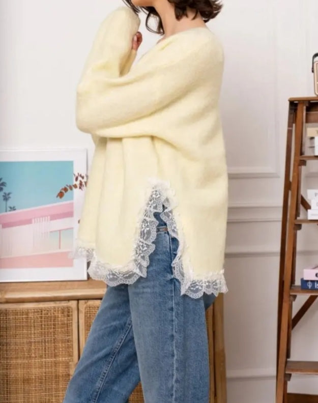 PULL JAUNE EN LAINE DENTELLE
